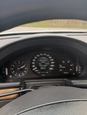 Mercedes-Benz E 220 2.2, снимка 7