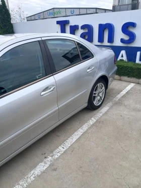 Mercedes-Benz E 220 2.2, снимка 2