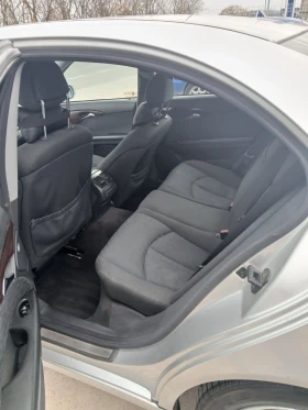 Mercedes-Benz E 220 2.2, снимка 4