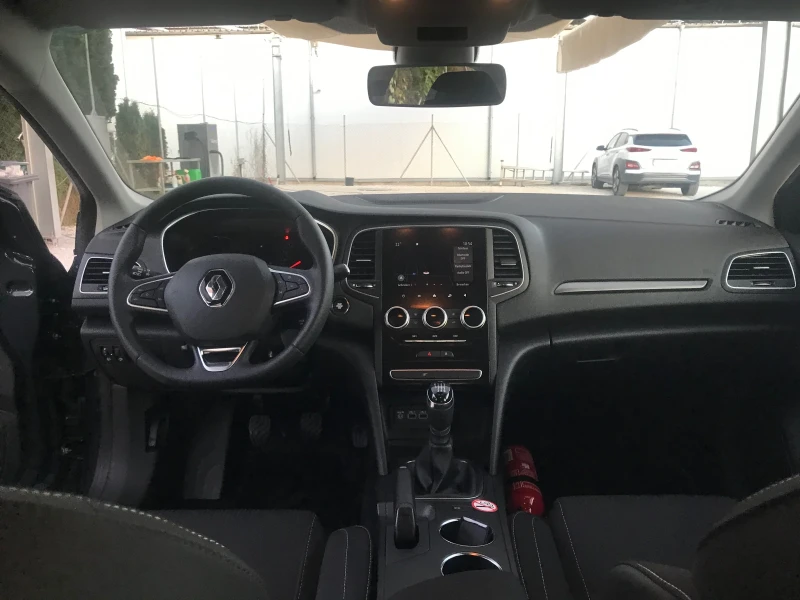 Renault Megane, снимка 9 - Автомобили и джипове - 47388994