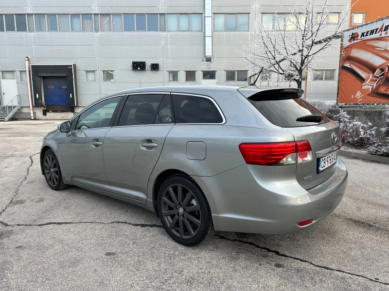 Toyota Avensis Facelift 2.2d 150 к.с., снимка 3 - Автомобили и джипове - 48528380