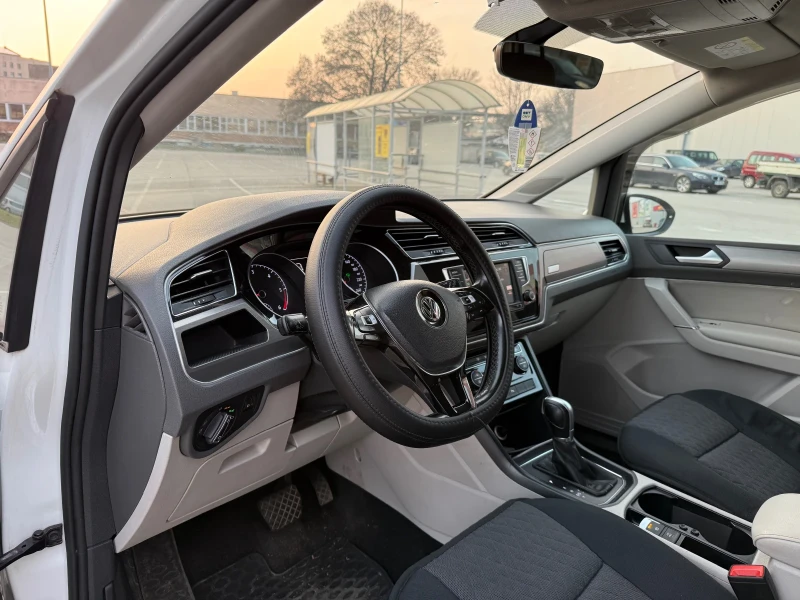 VW Touran 2.0TDI* DSG* КАМЕРА, снимка 10 - Автомобили и джипове - 48922403