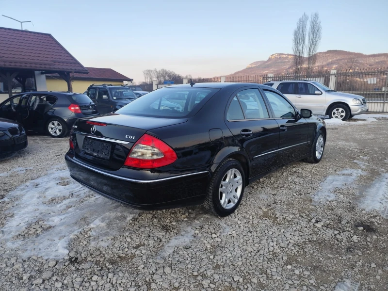 Mercedes-Benz E 200 2.2 дизел 136 коня, снимка 5 - Автомобили и джипове - 49242901