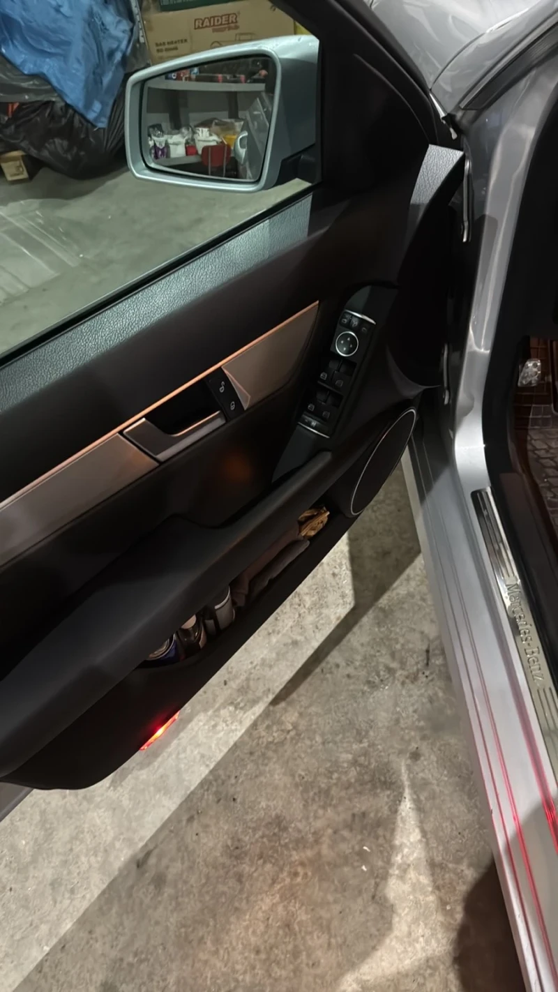 Mercedes-Benz C 250 C250 4 M AMG , снимка 10 - Автомобили и джипове - 51629845