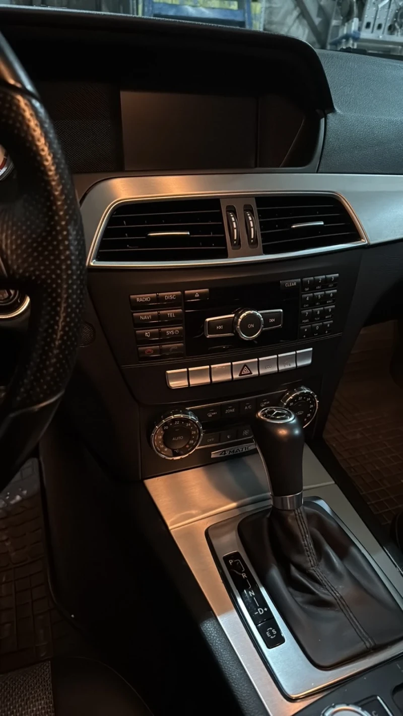 Mercedes-Benz C 250 C250 4 M AMG , снимка 9 - Автомобили и джипове - 51629845