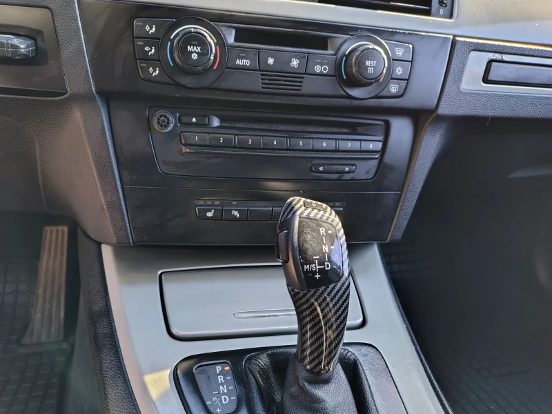 BMW 318 2.0i Automatic, klimatronik , снимка 13 - Автомобили и джипове - 52236024