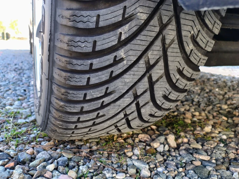 BMW 318 2.0i Automatic, klimatronik , снимка 10 - Автомобили и джипове - 52236024