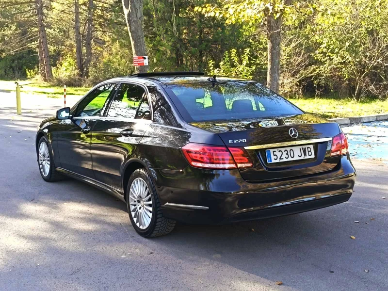 Mercedes-Benz E 220 Кожа, Подгрев, Шибидах, Автоматик, снимка 5 - Автомобили и джипове - 52237326