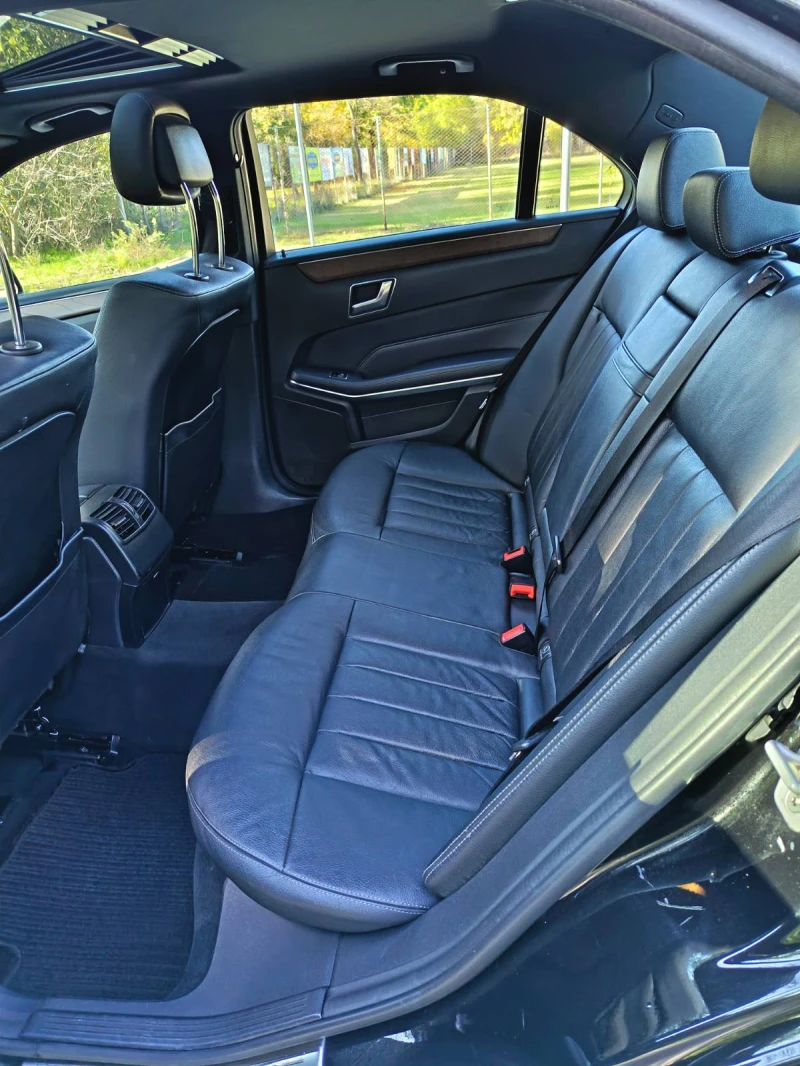 Mercedes-Benz E 220 Кожа, Подгрев, Шибидах, Автоматик, снимка 15 - Автомобили и джипове - 52237326
