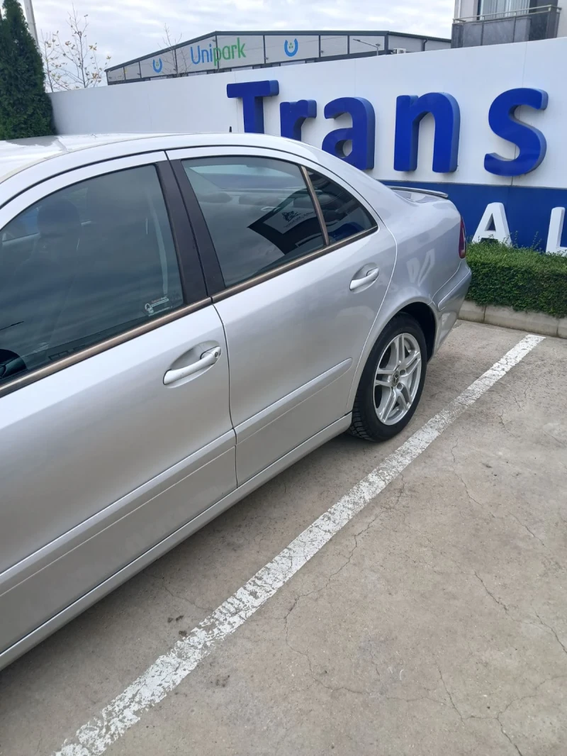 Mercedes-Benz E 220 2.2, снимка 2 - Автомобили и джипове - 52776526