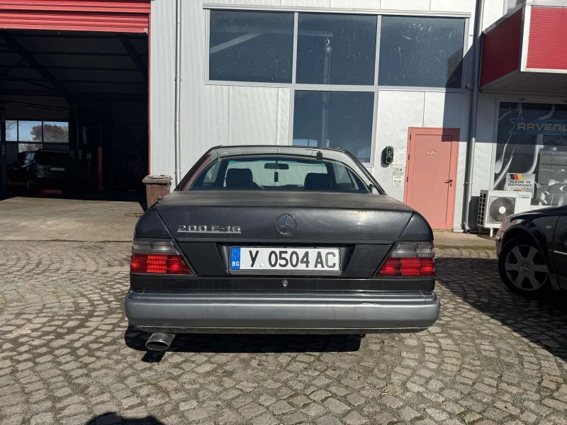 Mercedes-Benz 124 200 CE, снимка 5 - Автомобили и джипове - 52975327