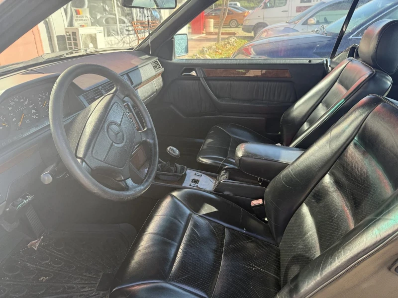 Mercedes-Benz 124 200 CE, снимка 10 - Автомобили и джипове - 52975327