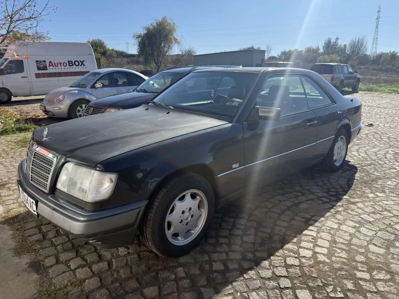 Mercedes-Benz 124 200 CE, снимка 3 - Автомобили и джипове - 52975327