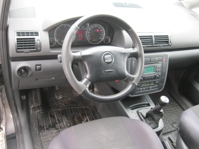 Seat Alhambra 1.9-116 ks, снимка 13 - Автомобили и джипове - 53367997