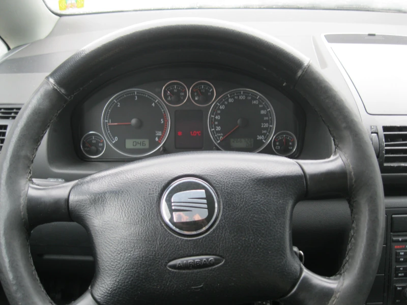 Seat Alhambra 1.9-116 ks, снимка 12 - Автомобили и джипове - 53367997