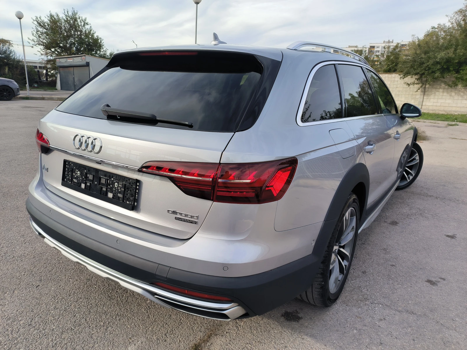 Audi A4 Allroad 40TDI190.к.с* MATRIX* DIGITAL* DISTR* CAMERA - изображение 2