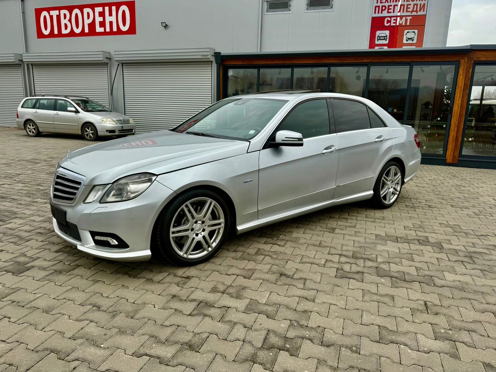 Mercedes-Benz E 350 АMG цялостен пакет! Топ! - изображение 6