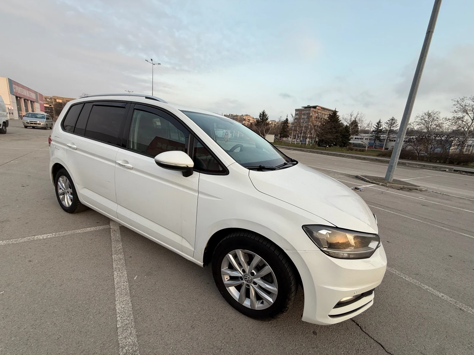 VW Touran БАРТЕР* 2.0TDI* DSG* КАМЕРА - изображение 3