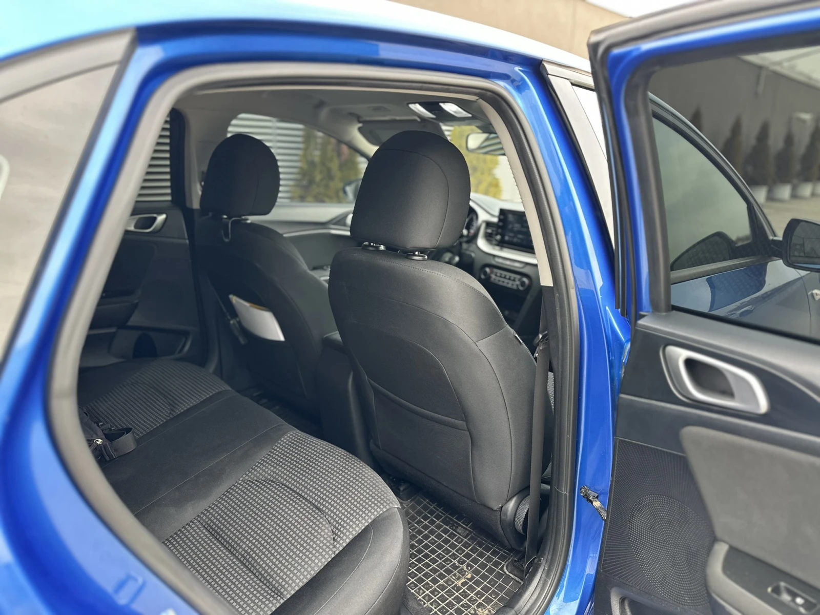 Kia Ceed 1.5 T-GDI Гаранционен - изображение 7