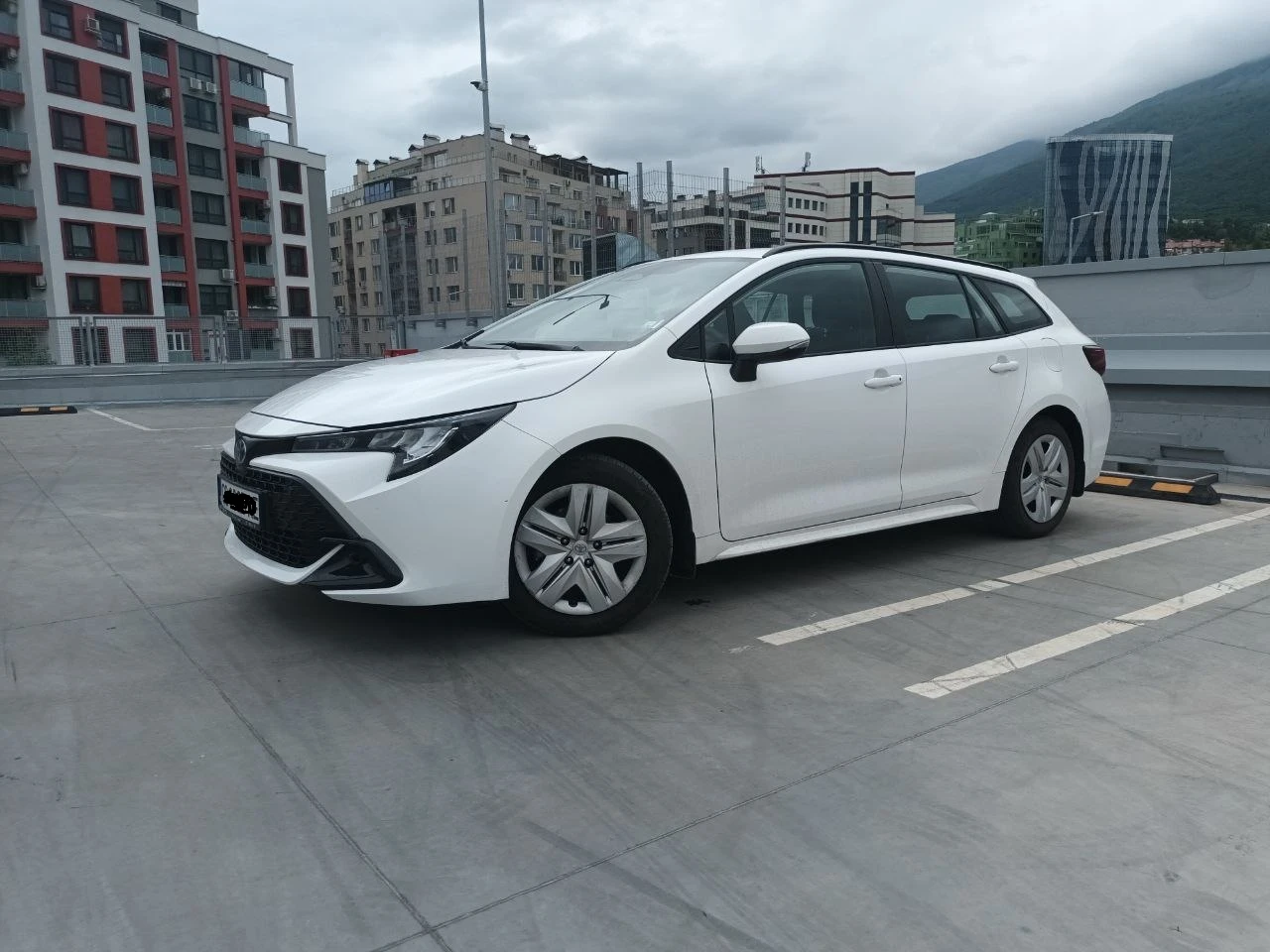 Toyota Corolla  140 к.с. / 1.8 Hybrid - изображение 5