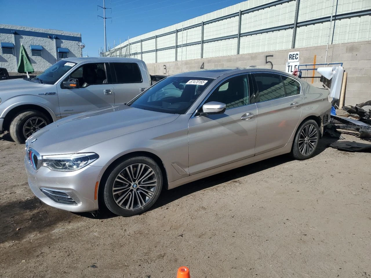 BMW 540 XI 360 ДИСТРОНИК ОБДУХВАНЕ HARMAN HEAD-UP - изображение 2