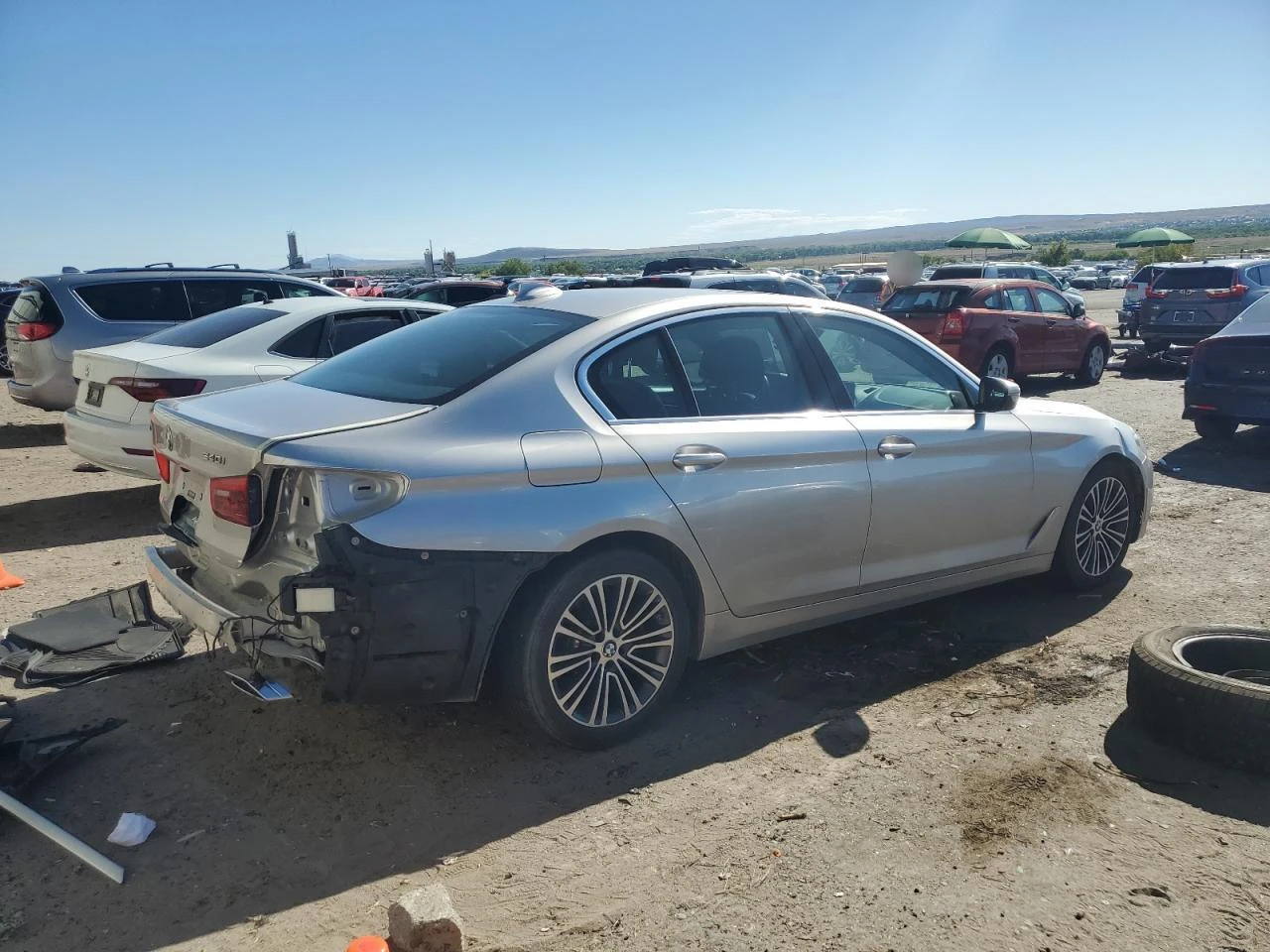BMW 540 XI 360 ДИСТРОНИК ОБДУХВАНЕ HARMAN HEAD-UP - изображение 5