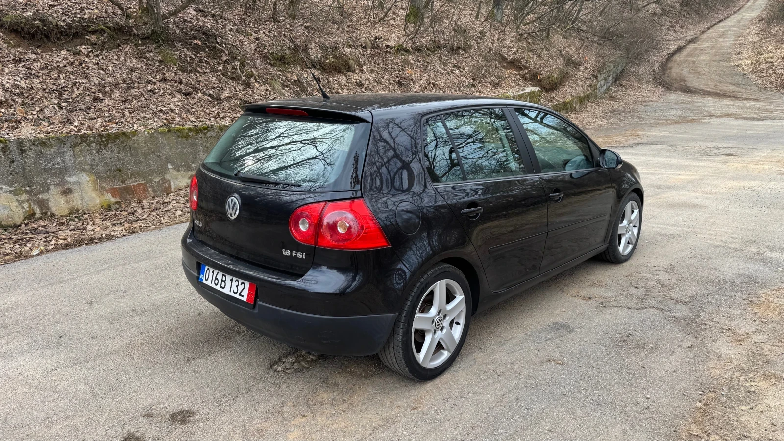 VW Golf 1.6 БЕНЗИН, снимка 5 - Автомобили и джипове - 53775358
