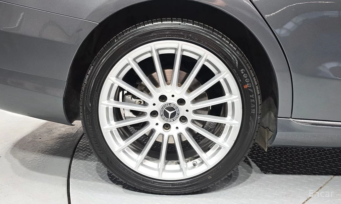 Mercedes-Benz C 220, снимка 5 - Автомобили и джипове - 54487330