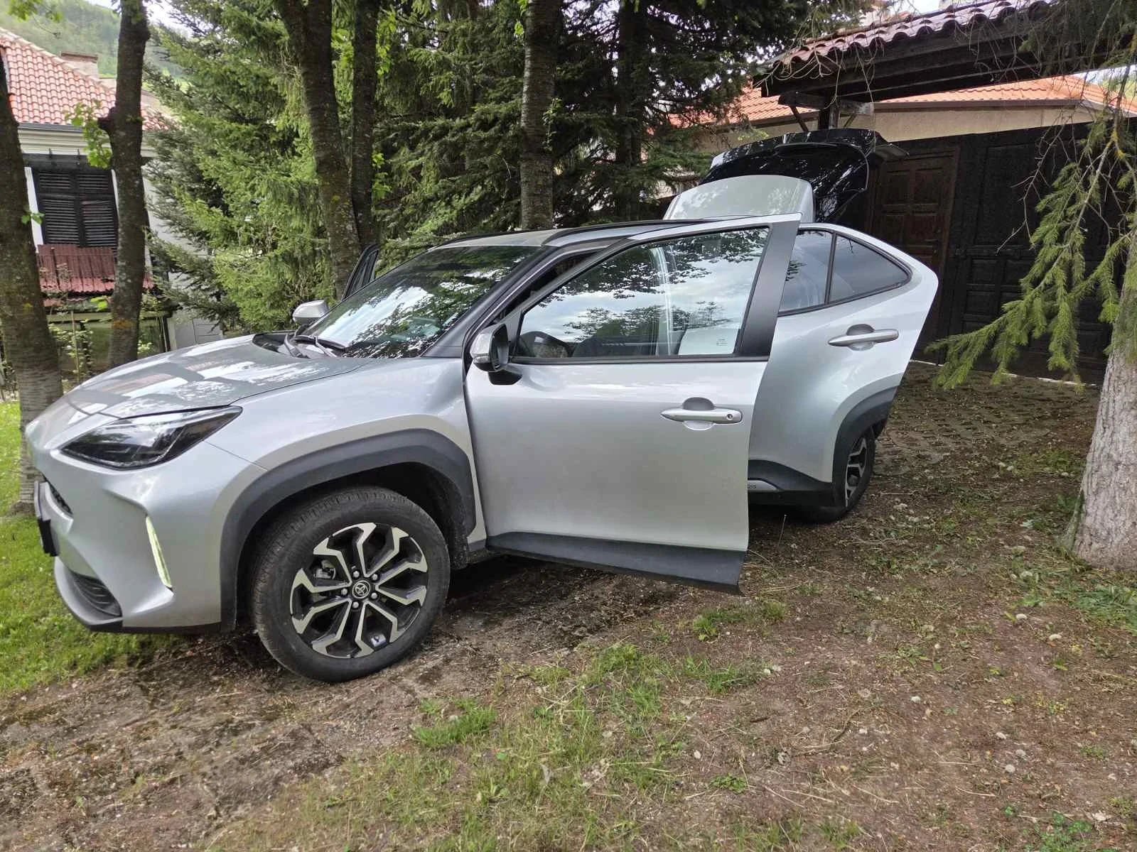 Toyota Yaris Cross, снимка 9 - Автомобили и джипове - 54664060