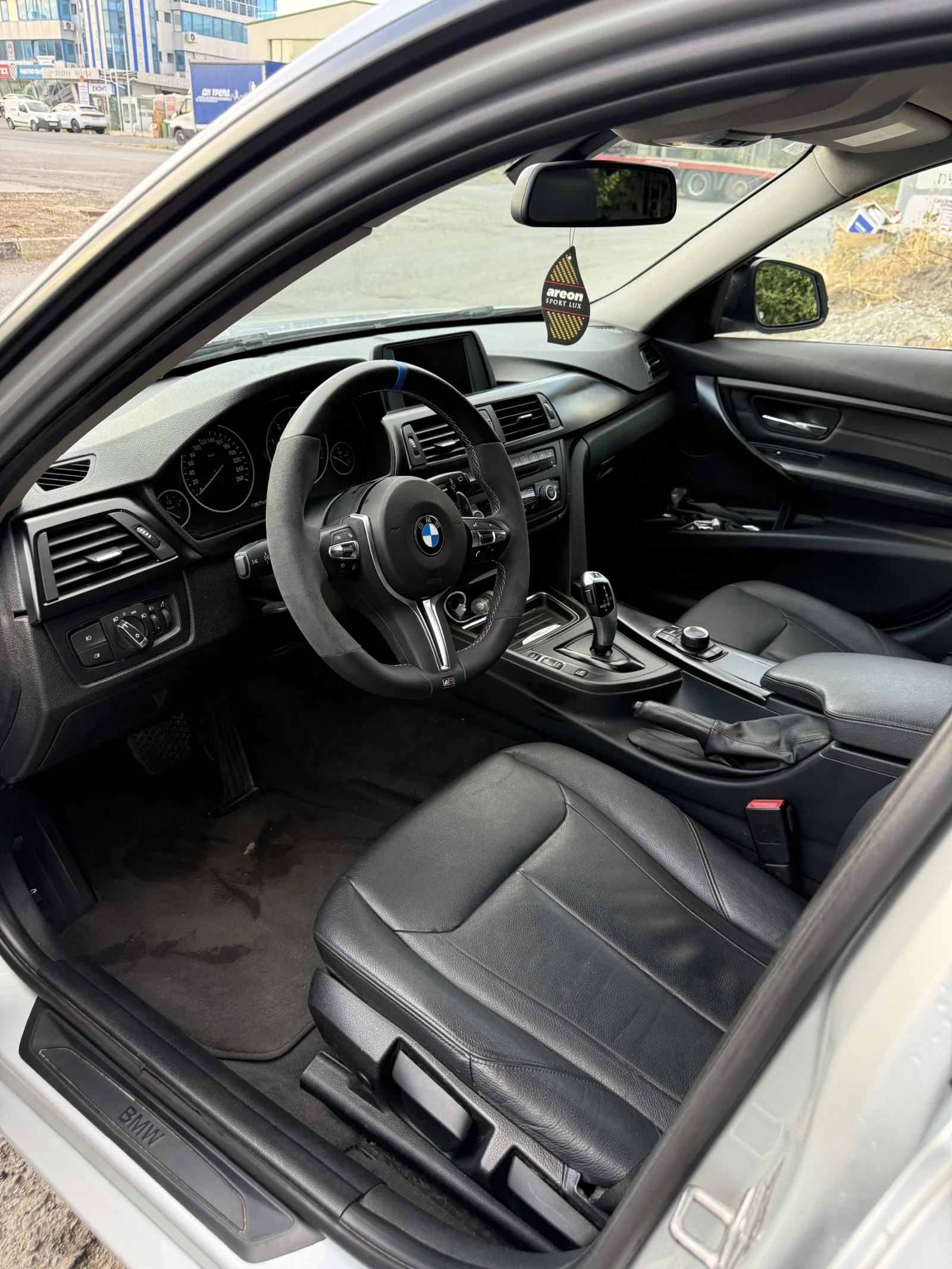 BMW 320, снимка 3 - Автомобили и джипове - 55846117