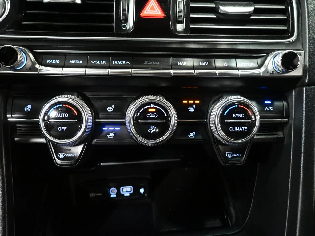 Genesis G70 3.3T SPORT AWD PANORAMA/360CAM/FULL | Mobile.bg � ����������� 13