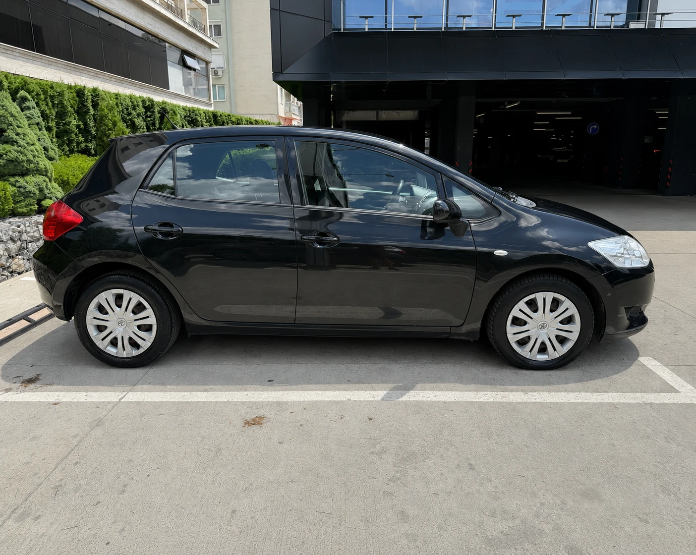 Toyota Auris 2.0 D-4D, снимка 6 - Автомобили и джипове - 55563507