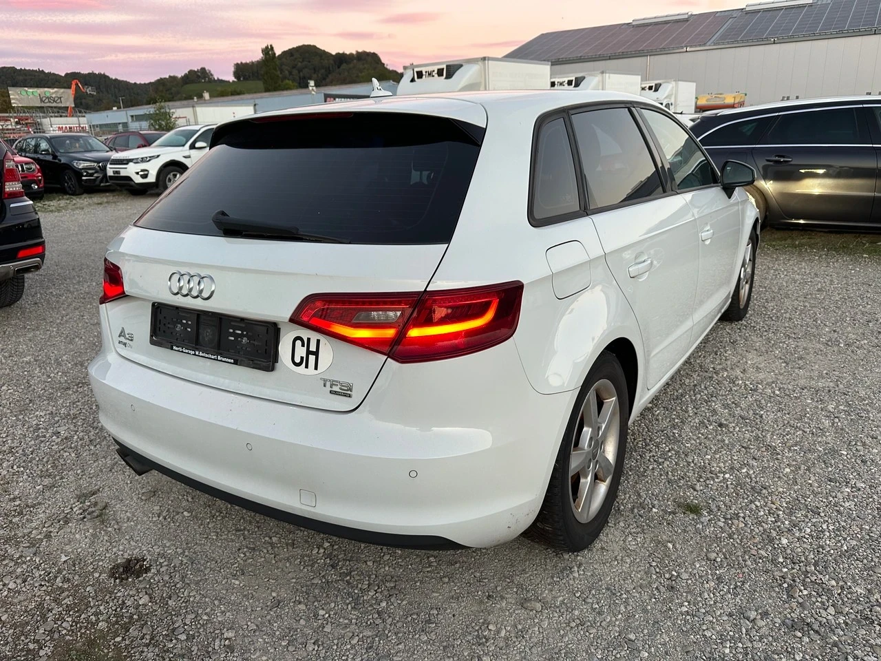 Audi A3 1.8TFSi Sportback CH Aut., снимка 4 - Автомобили и джипове - 56193868
