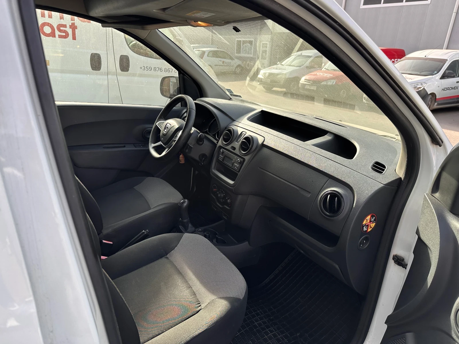 Dacia Dokker, снимка 7 - Автомобили и джипове - 56403252