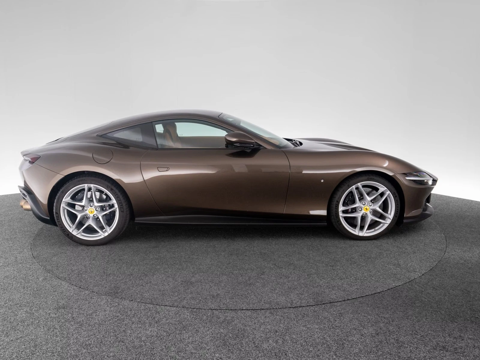 Ferrari Roma, снимка 3 - Автомобили и джипове - 56553328