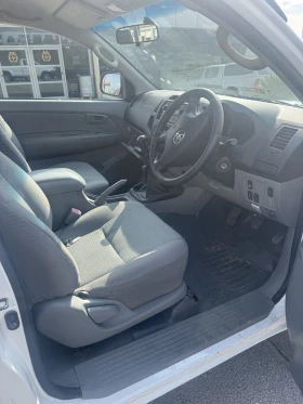 Toyota Hilux 2.5 D4-D/Климатик, снимка 6 - Автомобили и джипове - 53695651