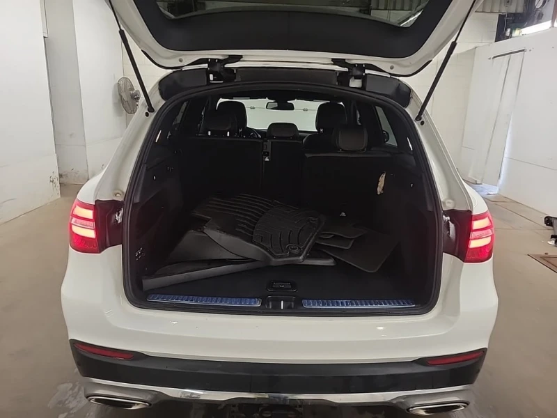 Mercedes-Benz GLC 300 * CARFAX * БЕЗ ПЪРВОНАЧАЛНА ВНОСКА, снимка 16 - Автомобили и джипове - 52662824