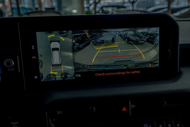 Toyota Land cruiser J250/i-Force MAX/4WD/Обдухване/JBL/HuD/Шибедах, снимка 11 - Автомобили и джипове - 52989107