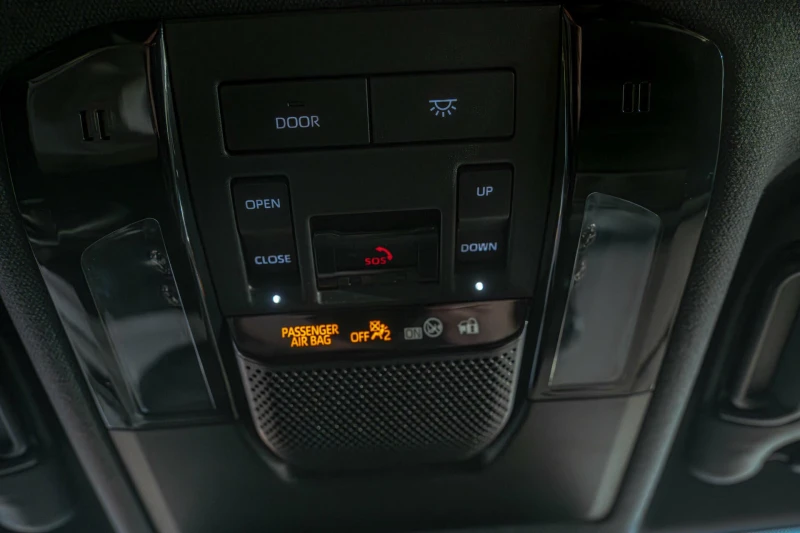 Toyota Land cruiser J250/i-Force MAX/4WD/Обдухване/JBL/HuD/Шибедах, снимка 13 - Автомобили и джипове - 52989107