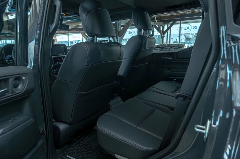 Toyota Land cruiser J250/i-Force MAX/4WD/Обдухване/JBL/HuD/Шибедах, снимка 14 - Автомобили и джипове - 52989107