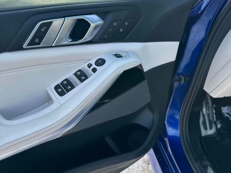 BMW X5 M60I XDRIVE * МАСАЖИ* ДИСТРОНИК* ОБДУХВАНЕ* 360* , снимка 11 - Автомобили и джипове - 53386250