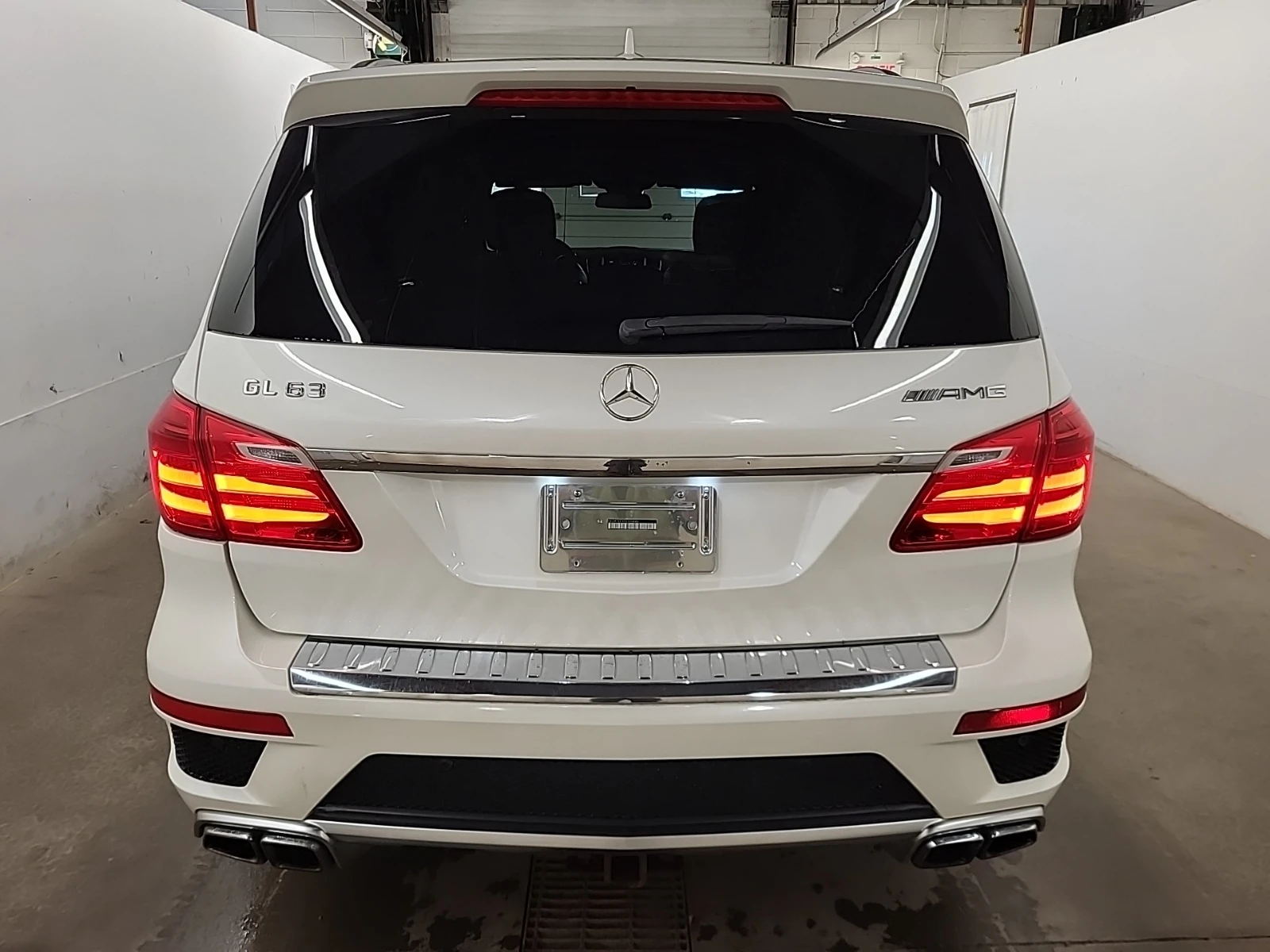 Mercedes-Benz GL 63 AMG * ПАМЕТ * ОБДУХВАНЕ* CARFAX * АВТОКРЕДИТ - изображение 4