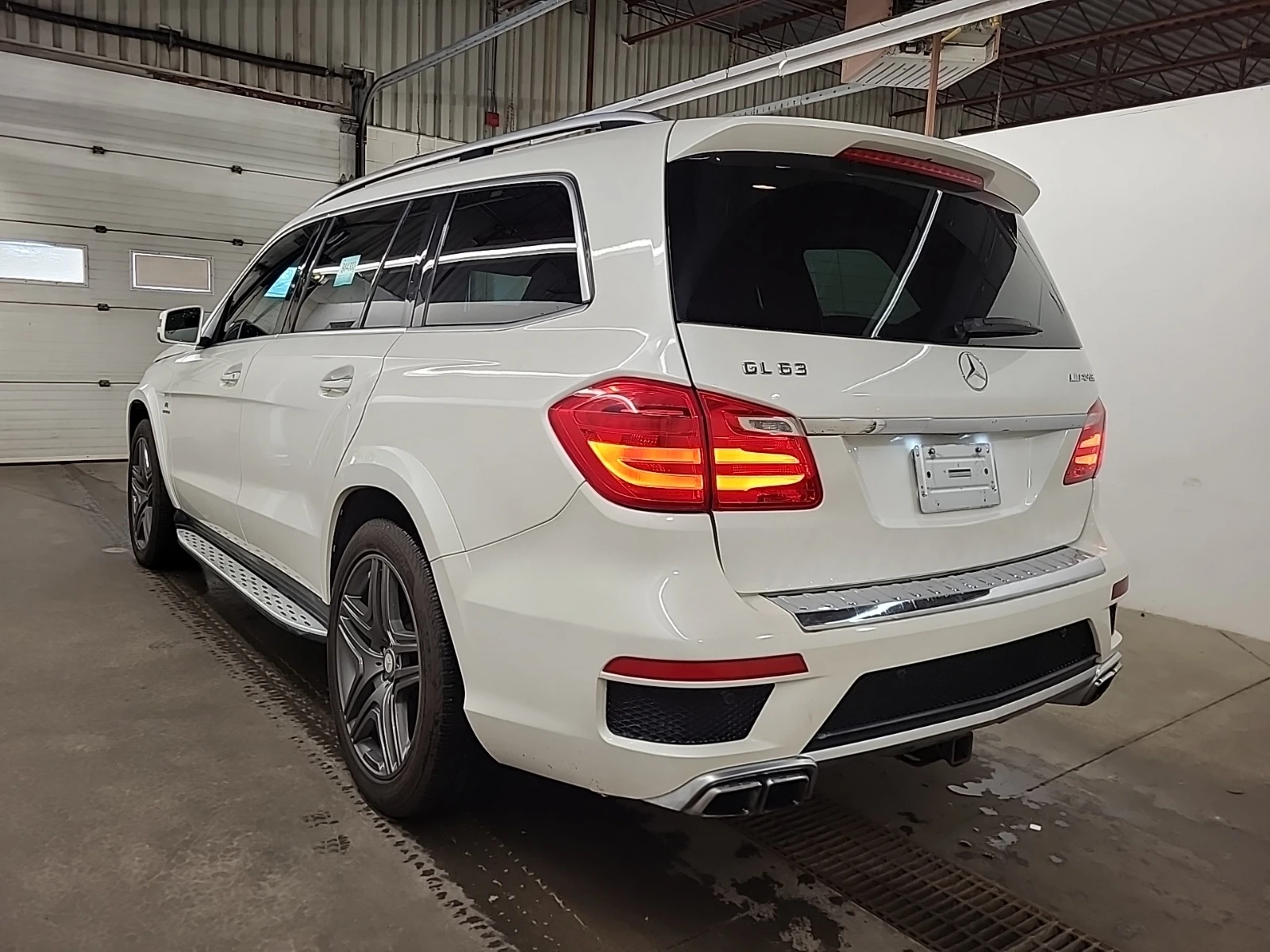Mercedes-Benz GL 63 AMG * ПАМЕТ * ОБДУХВАНЕ* CARFAX * АВТОКРЕДИТ - изображение 6