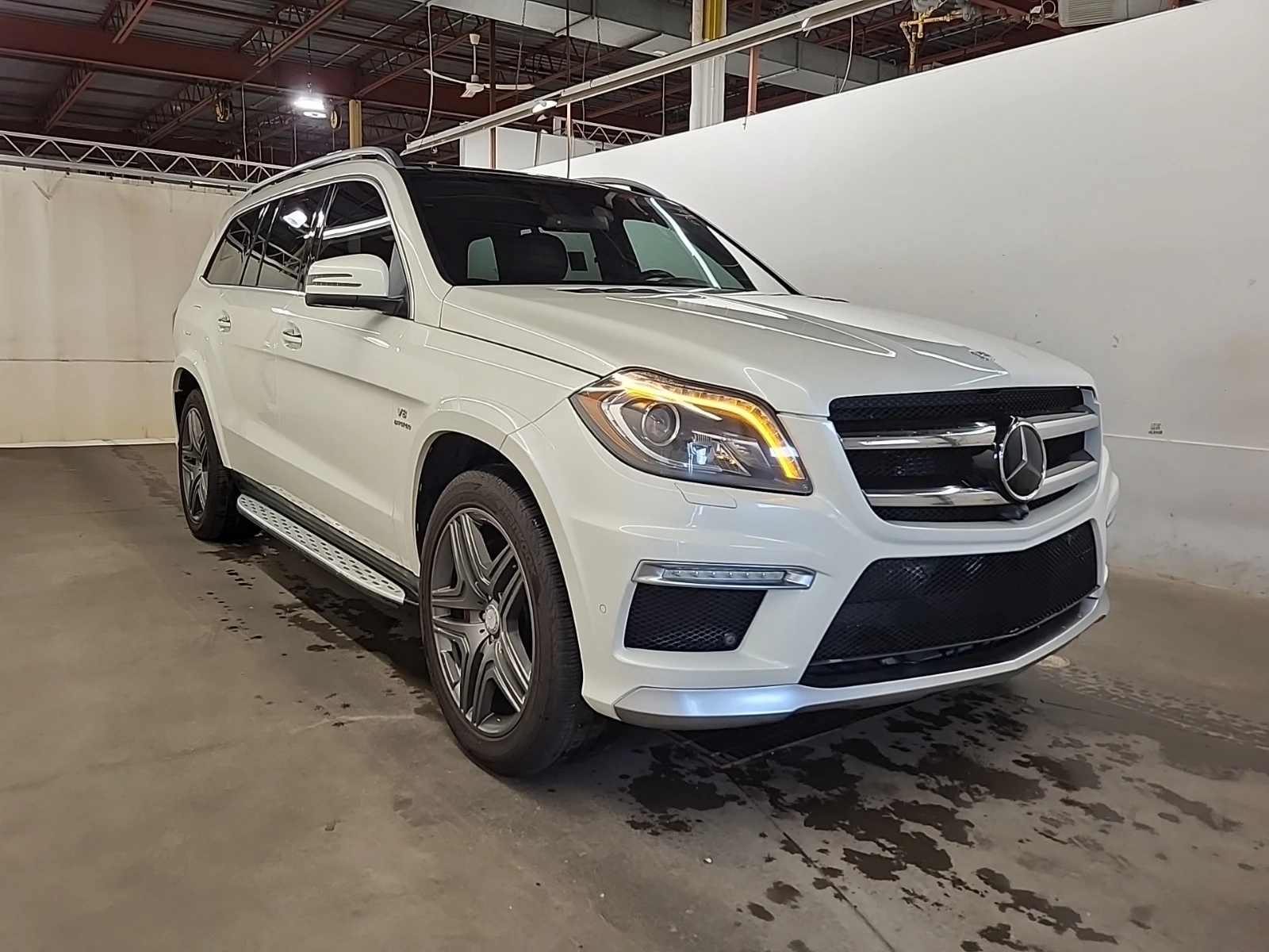 Mercedes-Benz GL 63 AMG * ПАМЕТ * ОБДУХВАНЕ* CARFAX * АВТОКРЕДИТ - изображение 2