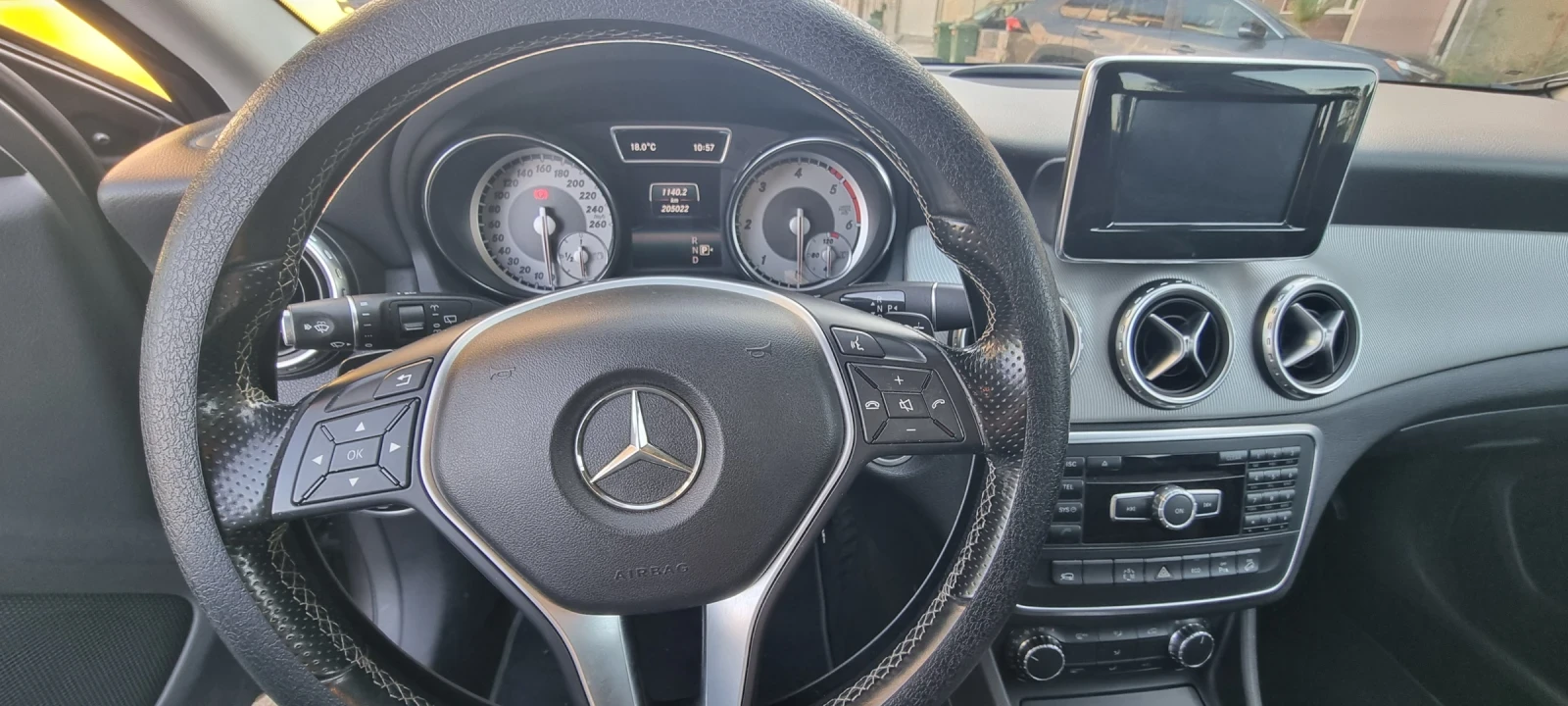 Mercedes-Benz GLA 200  - изображение 8