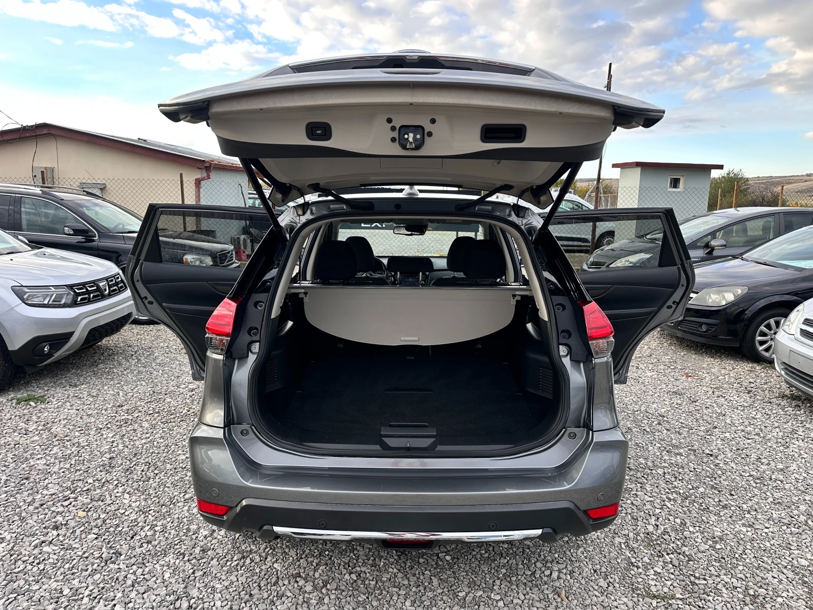 Nissan X-trail 1.6d FULL E6B - изображение 10