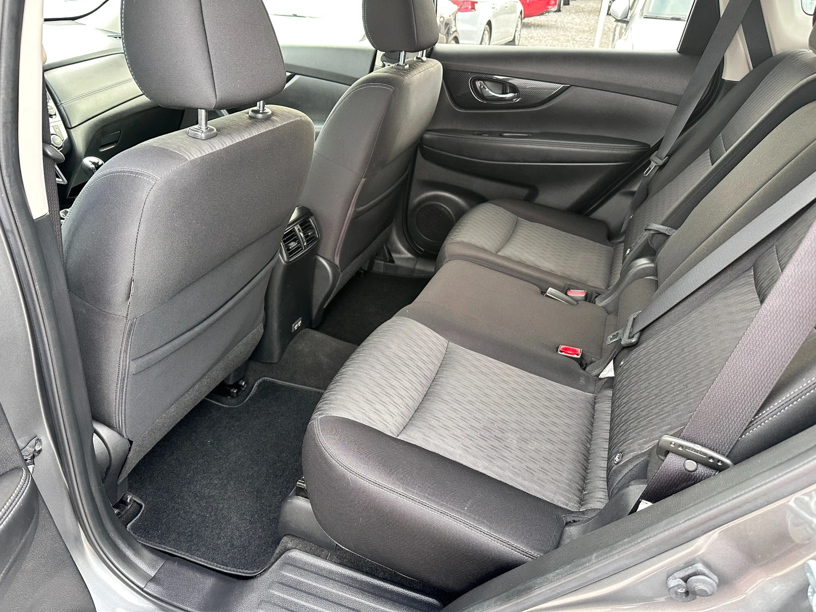 Nissan X-trail 1.6d FULL E6B - изображение 7