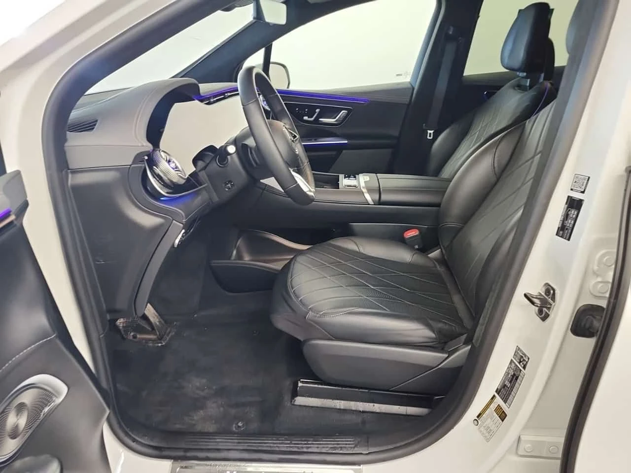 Mercedes-Benz EQE  500 * HEADUP* 360* ОБДУХВАНЕ* АМБИЕНТ* CARFAX * , снимка 9 - Автомобили и джипове - 53820268