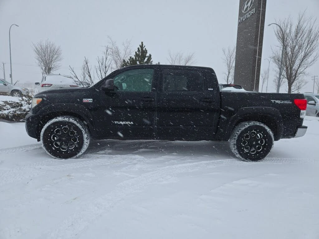 Toyota Tundra 2013| SR5| TRD PK| CREWMAX| 5.7 V8, снимка 3 - Автомобили и джипове - 53810837