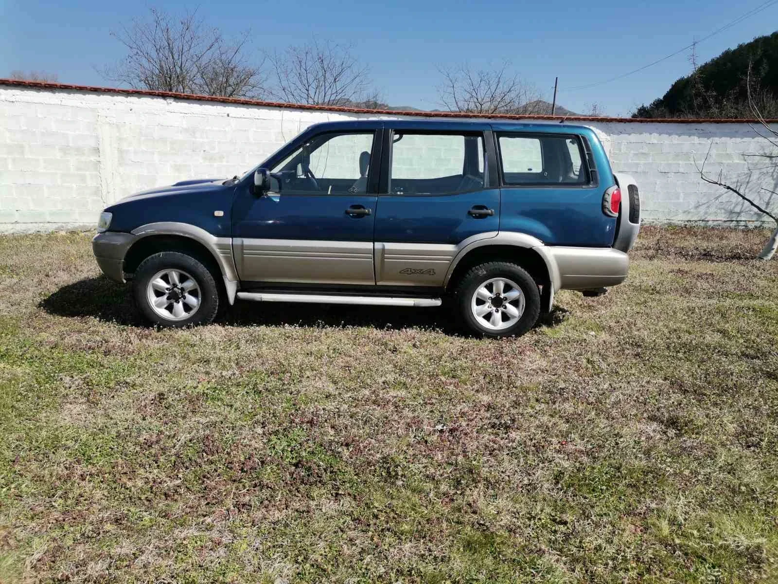 Nissan Terrano 4x4, снимка 10 - Автомобили и джипове - 53868322